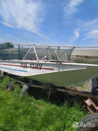 Лодка Днепр с прицепом