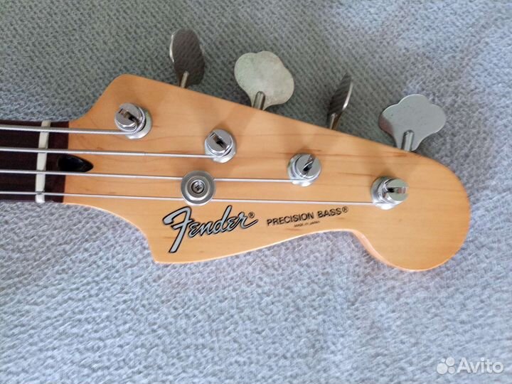Бас гитара fender precision 1993г