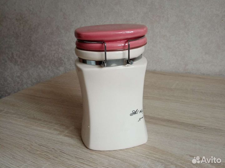 Банка керамическая для сыпучих новая