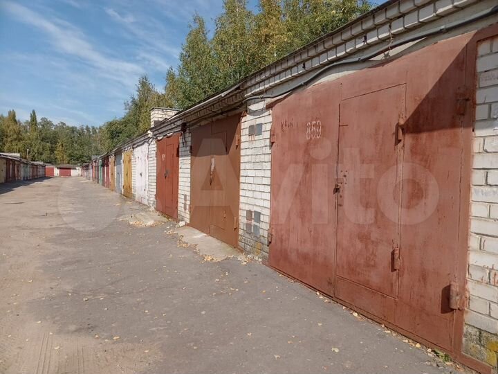 Гараж, > 30 м²