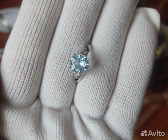 Кольцо с голубым топазом