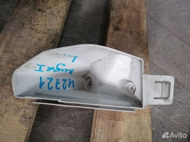 Кронштейн заднего бампера левый Ford Kuga 1