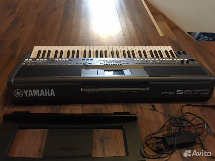Синтезатор, аранжировочная станция Yamaha PSR-S670
