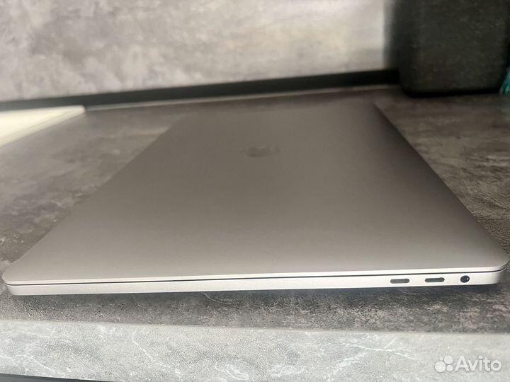 Apple MacBook Pro 16 2019 i9 32gb/1Тб 5500 8Gb