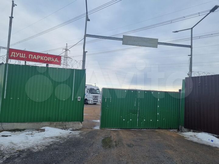 Машиноместо, > 30 м²