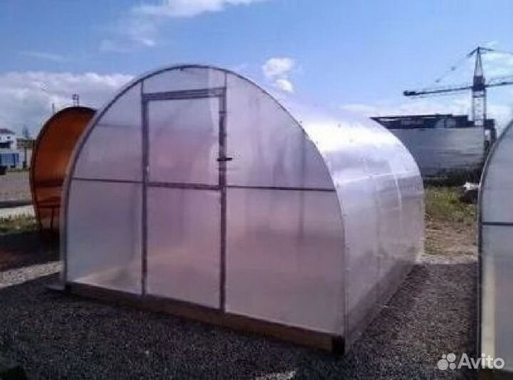 Теплица с поликарбонатом