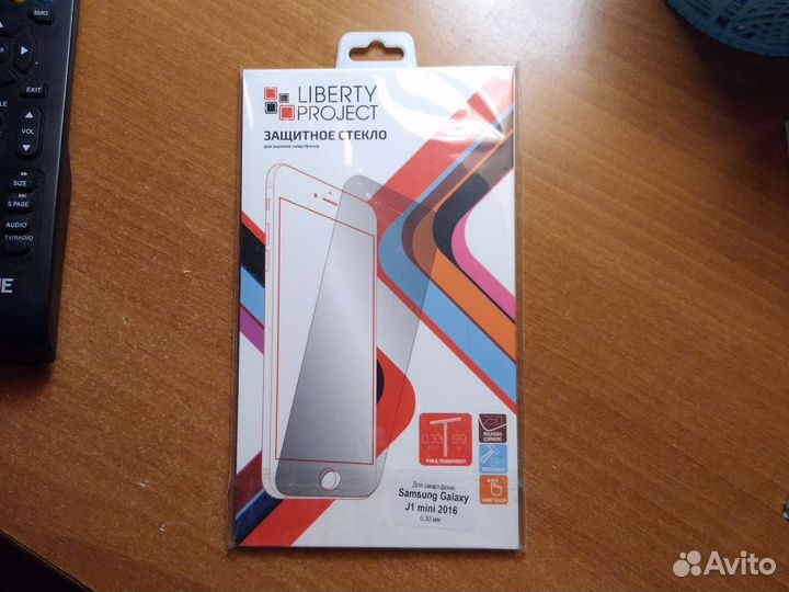 Защитное стекло Samsung Galaxy J1 mini 2016г