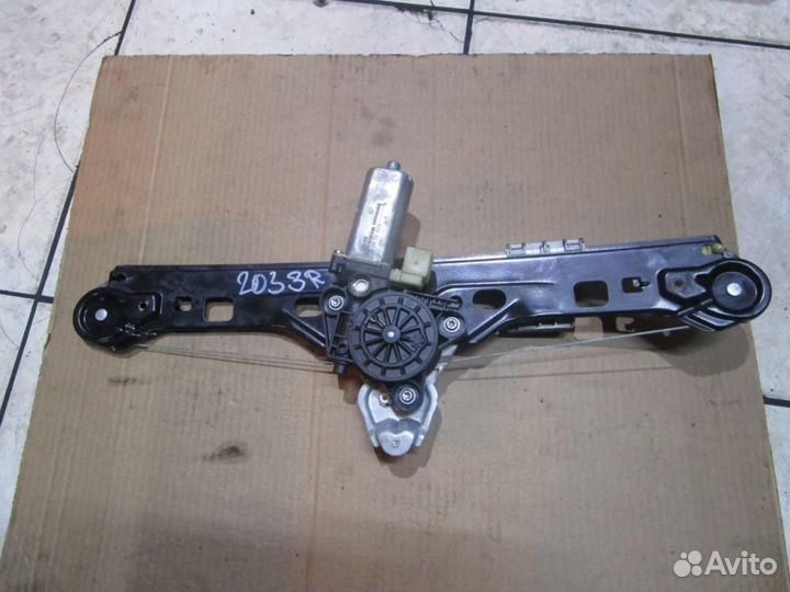 Стеклоподъемник задний правый w203 C-class 271