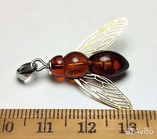 Янтарь, кулон пчёлка