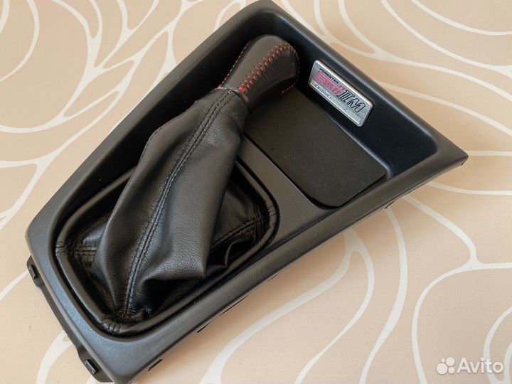 Рычаг, юбка (кожух), шильдик МКПП Субару SF STI2m