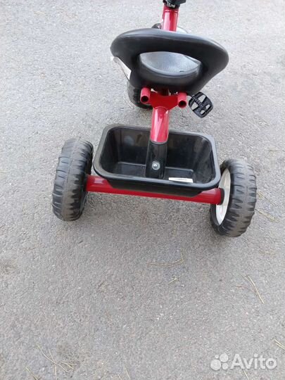 Трехколесный велосипед