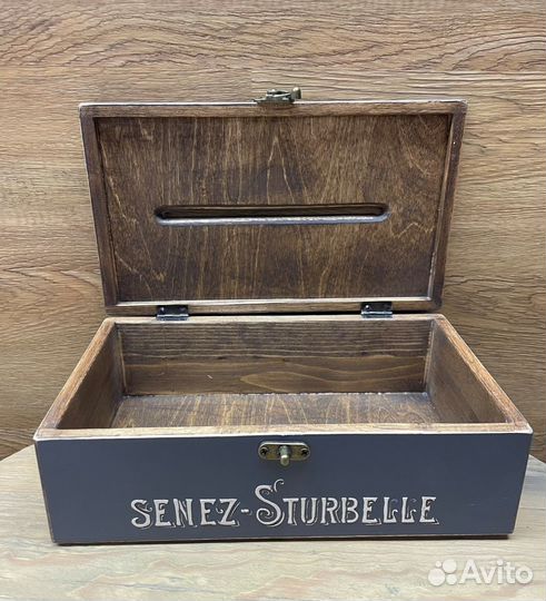 Декоративная коробка для бумажных салфеток