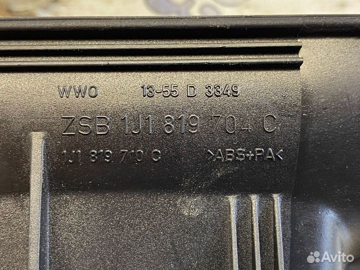 Дефлектор правый торпедо volkswagen golf 4