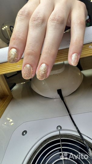 Модель на маникюр