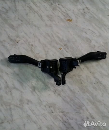 Подрулевой переключатель Volkswagen Touran