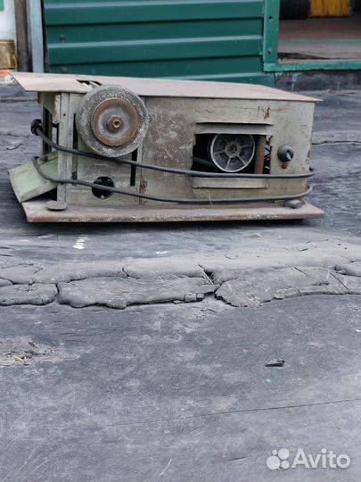 Станок наждачный