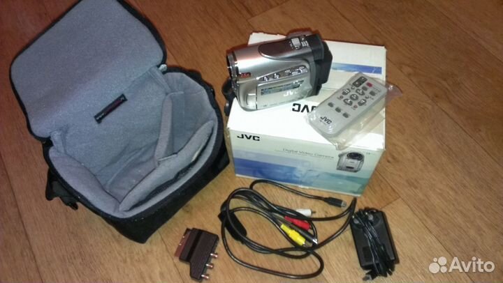 Видеокамера JVC GR-D290E