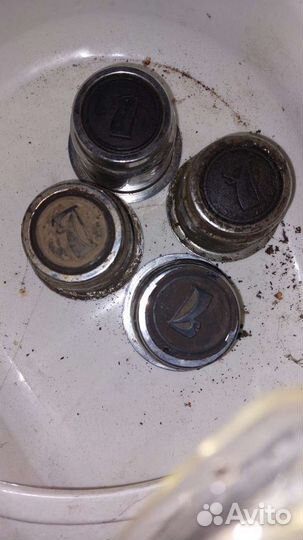 Декоративные колпаки на колеса для LADA