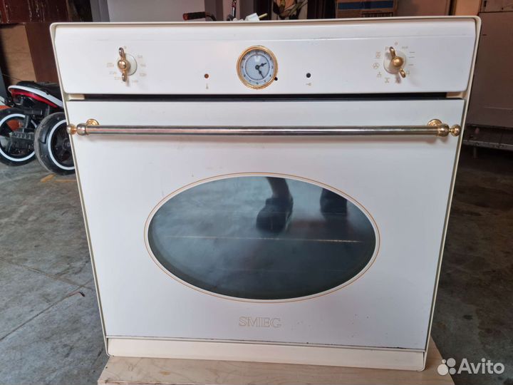 Духовой шкаф электрический,встраиваемый smeg