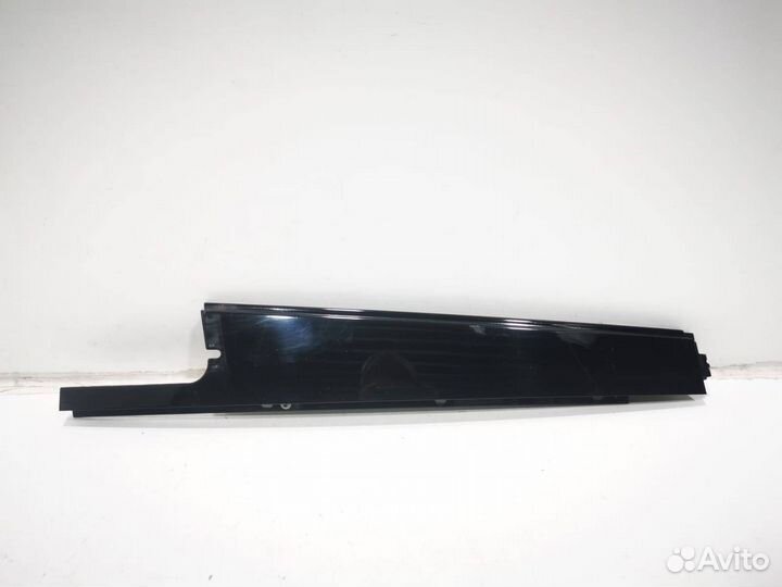 Молдинг двери задней левой Land Rover Range Rover