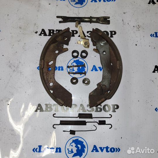 Тормозной механизм ручника правый Hyundai Accent 3