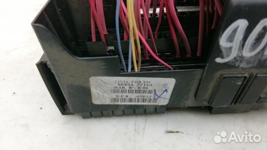 Блок предохранителей renault laguna 3 (90K09M102)