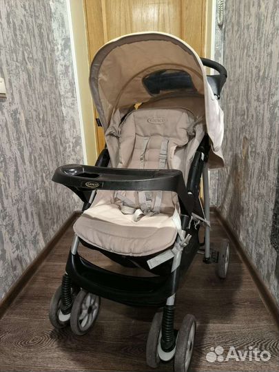 Прогулочная коляска
