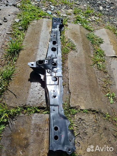 Балка передняя Toyota Corolla E180