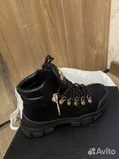 Ботинки демисезонные love moschino 35
