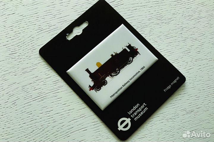 Магнит на холодильник из музея транспорта Лондона