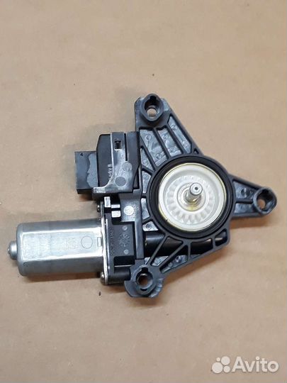 Мерседес Моторчик стеклоподъемника задний Mercedes