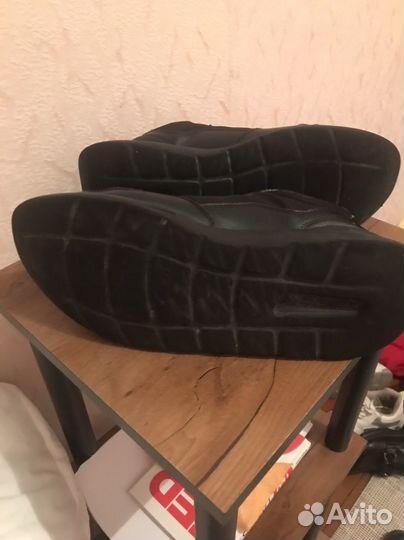 Кроссовки мужские 42 размер бу