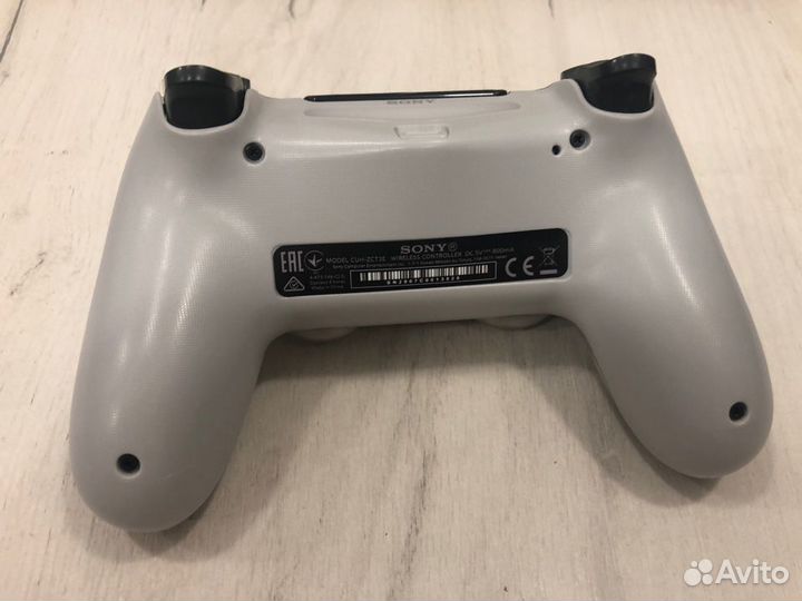 Новый Dualshock 4 Mario Edition