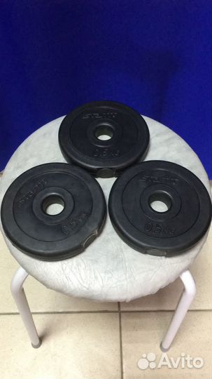 Диск 0.5кг для штанги гантелей пластик d26мм блин