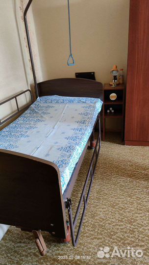 Медицинская кровать для лежачих больных