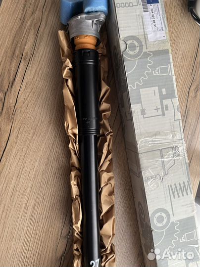 Новый амортизатор мерседес GLK 204 А2043200531