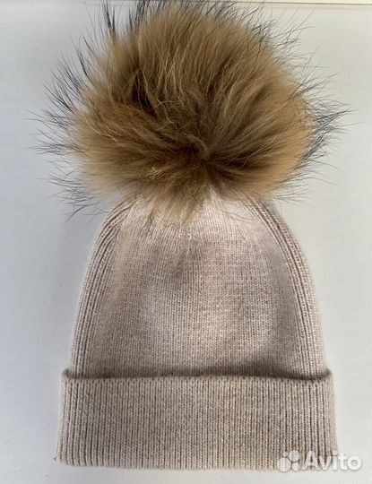 Шапка шерстяная с меховым помпоном