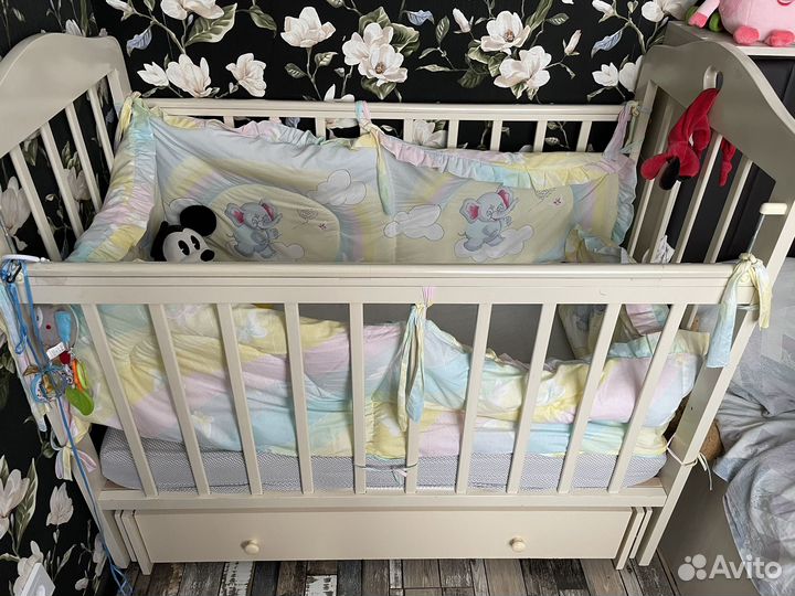 Детская кроватка