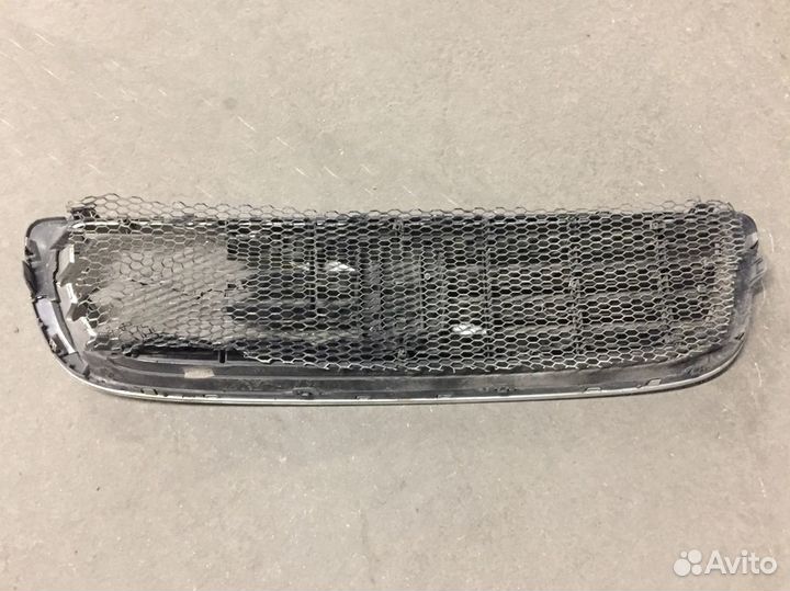 Решетка радиатора Volvo S40
