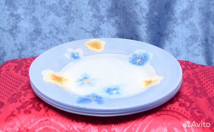 Продам 4 большие тарелки