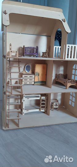 Деревянный домик + мебель