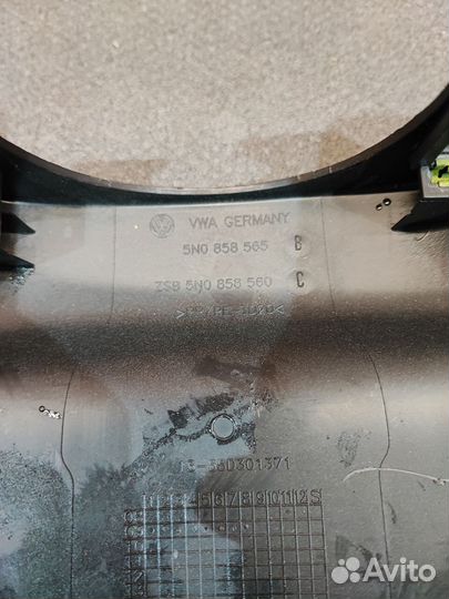 Кожух рулевой колонки Volkswagen Tiguan 5N1