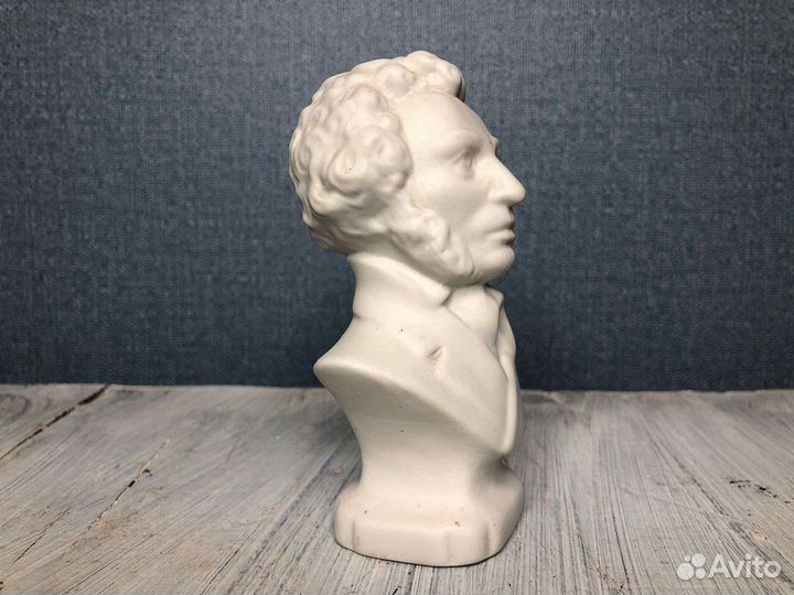 Бюст Пушкина