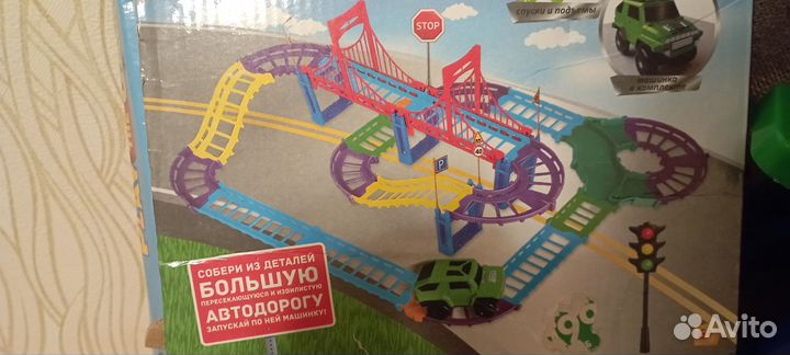 Игрушки пакетом треки,солдатики