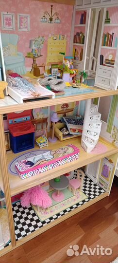 Кукольный домик с мебелью