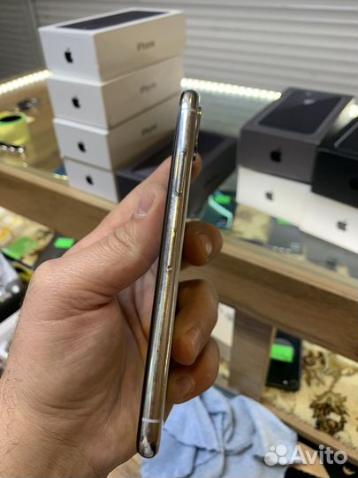 iPhone X, 64 ГБ