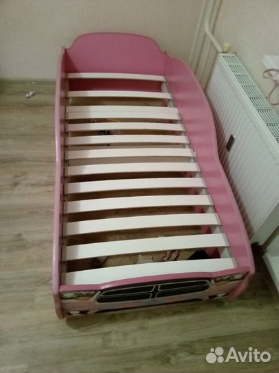 Кровать машинка розовая для вашей принцессы