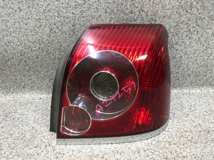 Фонарь правый Toyota Avensis T250 2007