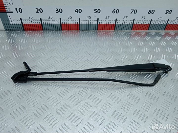 Щеткодержатель (поводок стеклоочистителя, дворник)