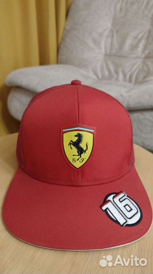 Бейсболка ferrari оригинал с автографом пилота